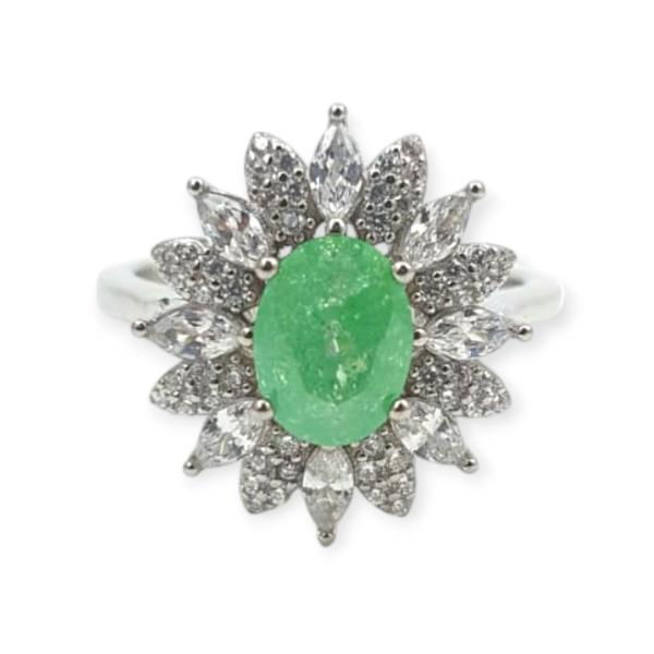 925 Sterling Silver Ring in Flower Shape with Beautiful Green Stone